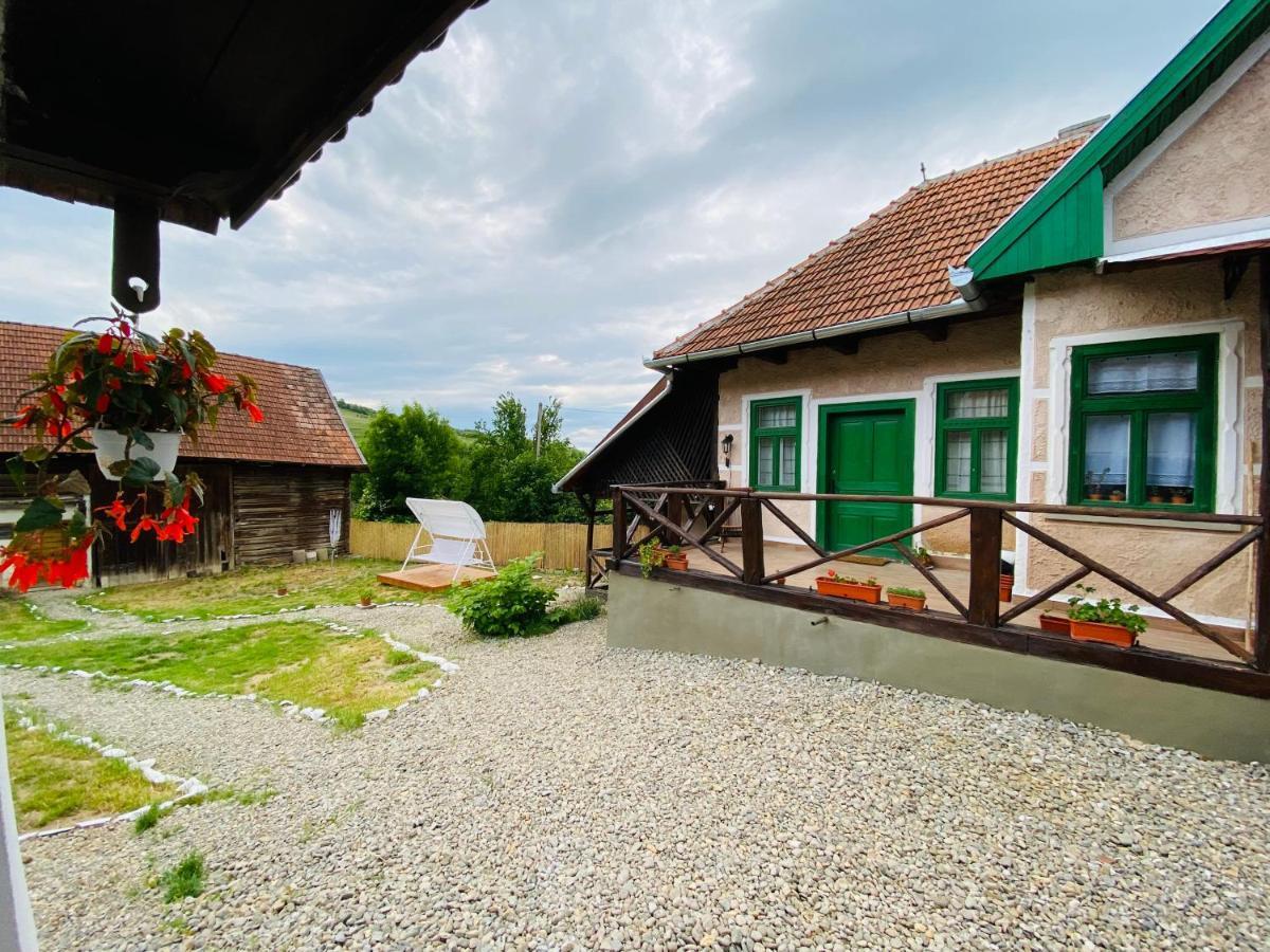 Slow Living Cottage, Dobolii De Sus Exterior foto